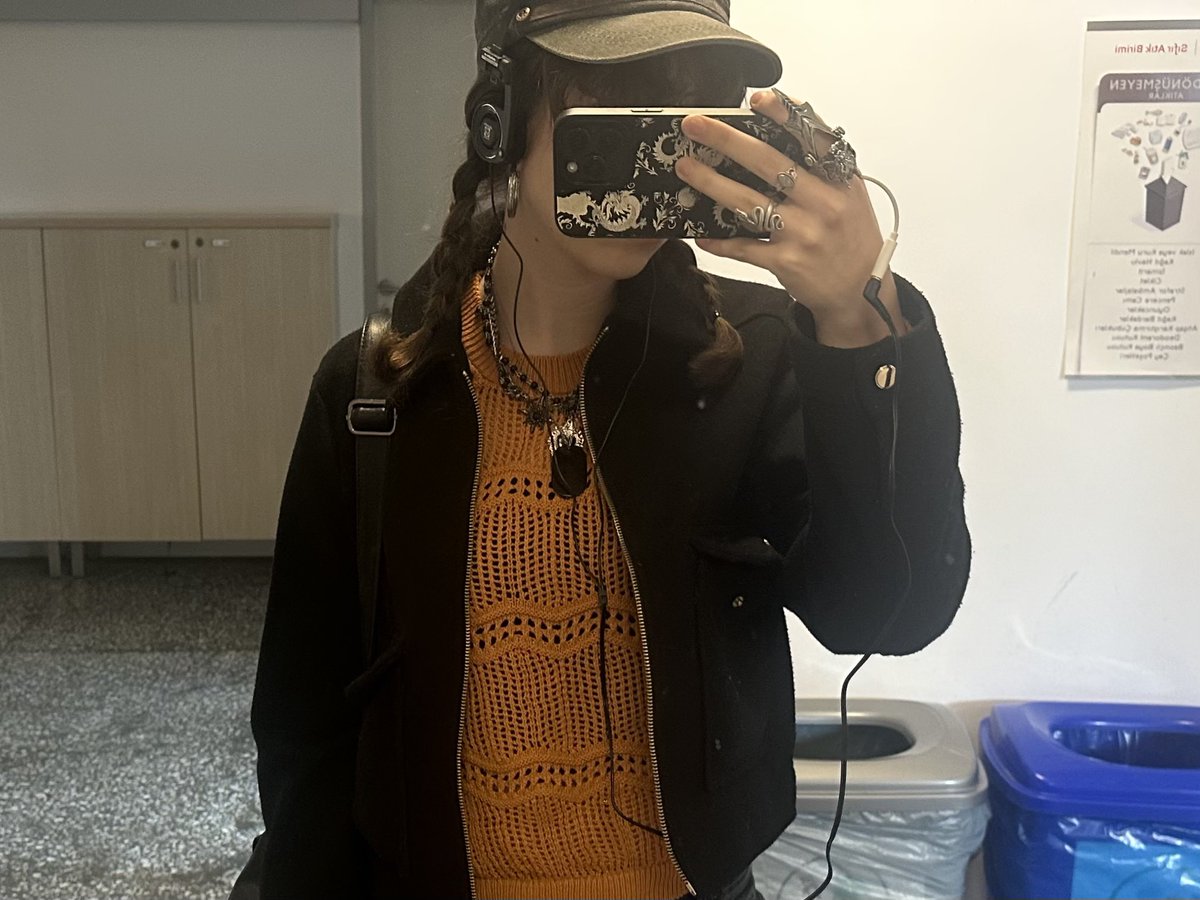 lilac ☭ tweet media