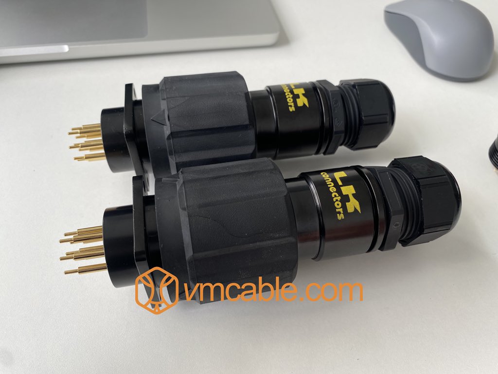 Konsnhunter tweet media