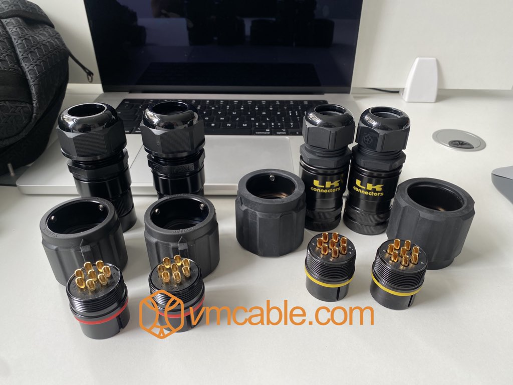 Konsnhunter tweet media