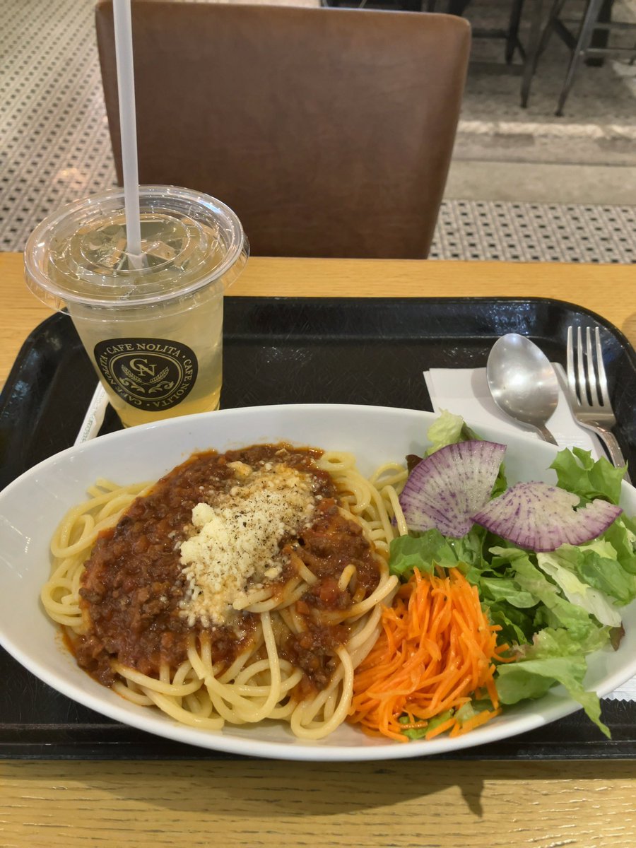 rx78nrx044's tweet photo. アトレ川崎のカフェでランチ。いつものミートソースパスタ。 https://t.co/keZBrY2ecJ