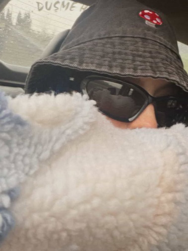 lora #dahaiyi📼 tweet media