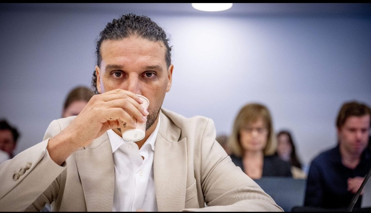 F̳̿͟͞l̳̿͟͞i̳̿͟͞c̳̿͟͞k̳̿͟͞ ™ tweet media