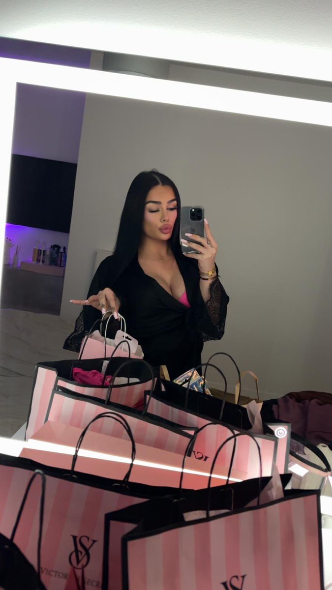 Mia 🏳️‍⚧️ tweet media