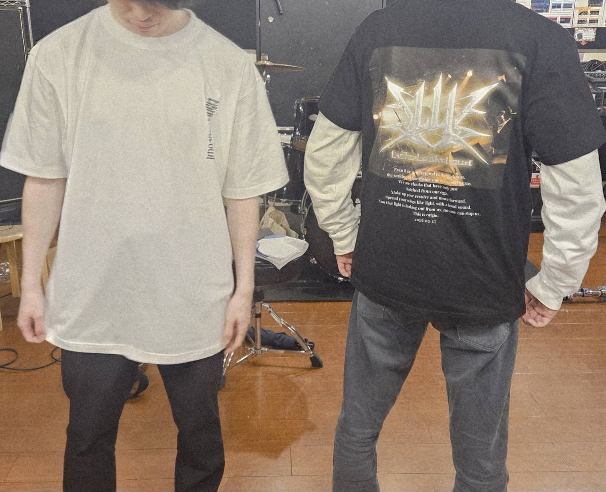 Light Leaks Loud tweet media