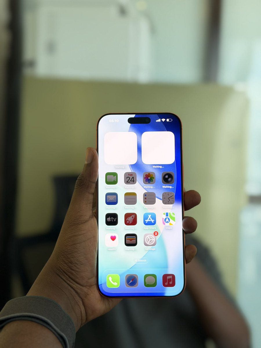 Ricky_customs's tweet photo. Cosmic Orange Greatness 
iPhone 17 Pro Max
256GB
Physical Sim Card+ E-sim
Battery Health 100%
Cycle Count 18
1 Year Warranty
Kes. 170,000 https://t.co/om9brnCbCm