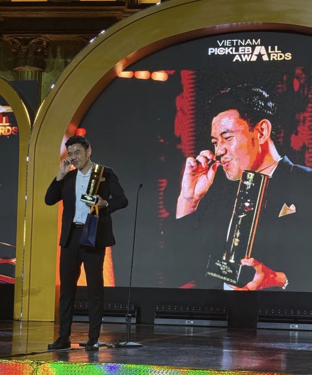 chennaipickle's tweet photo. The Super Champs boys dominate at the Vietnam Pickleball Awards 🇻🇳🔥

Congratulations Ly Hoang Nam on bagging the Best Men’s Singles Player of the Year award, and Quan Do on winning Best Men’s Doubles Team of the Year and Best Men’s 40+ Player of the Year 👏🏆 https://t.co/UZqFC4VjUv
