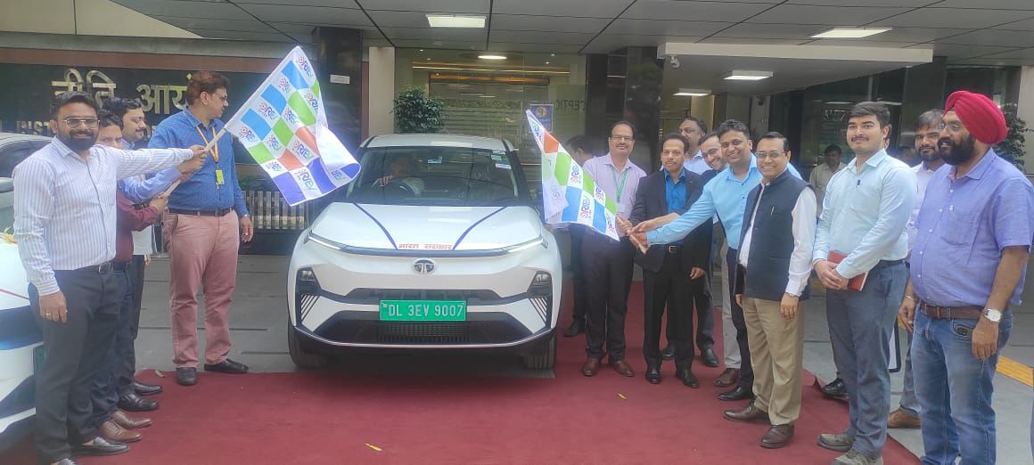 Convergence tweet media