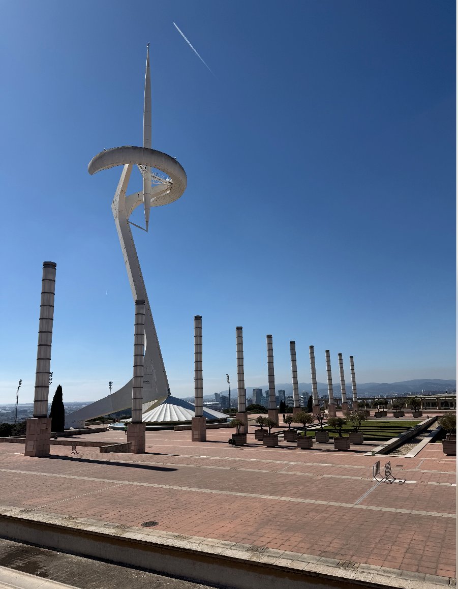 ZhuoerXie's tweet image. Spent the week in #Barcelona oscillating between #Gaudí and #CHIP. 
One redefined structure; 
One refined clonal architecture. 😎
Leaving the #IBC Meeting with a full brain🧠
thanks so @VJHemOnc &amp;amp; all experts