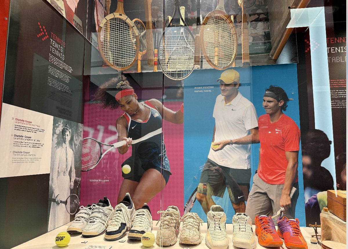 ZhuoerXie's tweet image. Spent the week in #Barcelona oscillating between #Gaudí and #CHIP. 
One redefined structure; 
One refined clonal architecture. 😎
Leaving the #IBC Meeting with a full brain🧠
thanks so @VJHemOnc &amp;amp; all experts