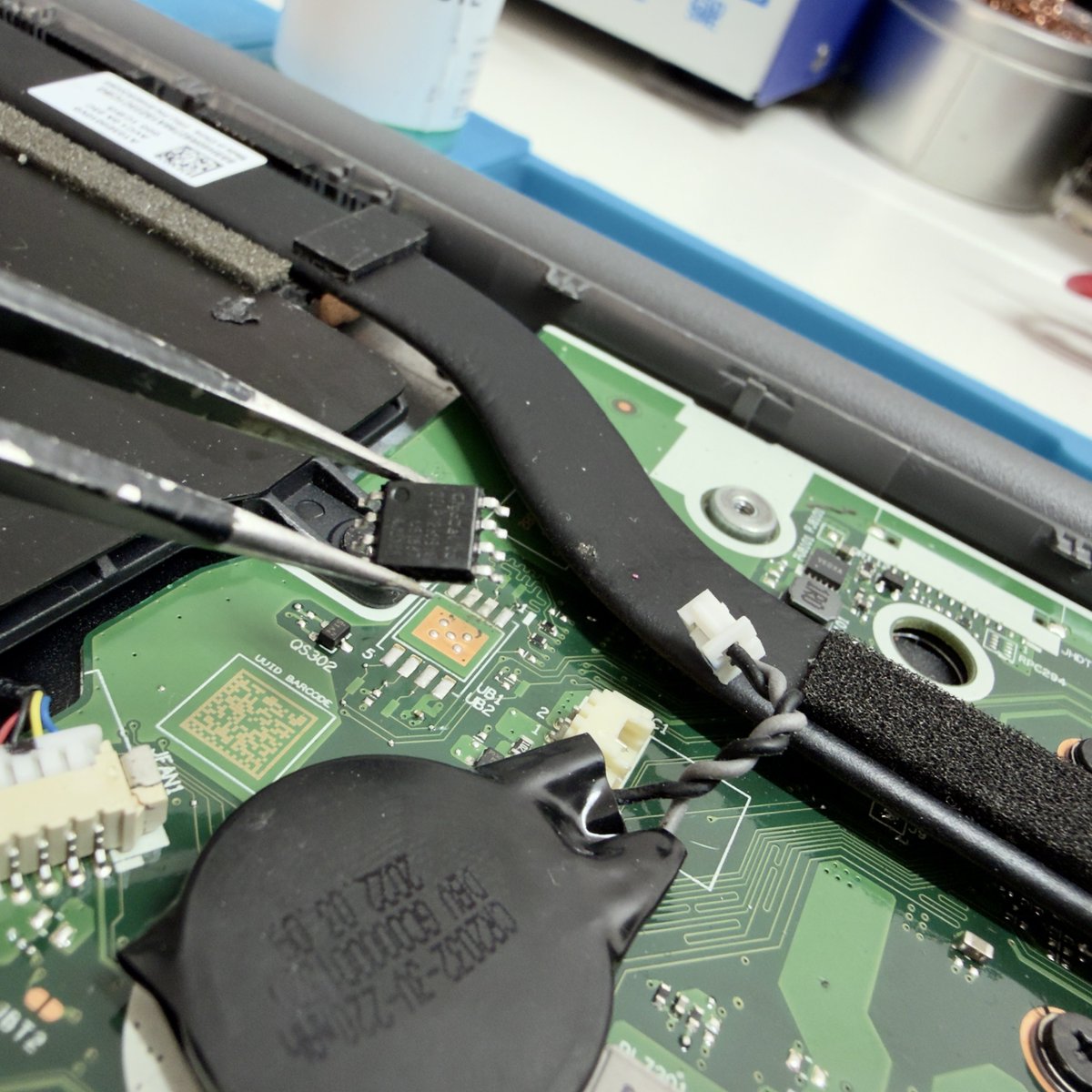 impossible_fix's tweet photo. BIOS soldering, programming, and laptop recovery on the Lenovo IdeaPad 3 (15ALC6) laptop.

#laptop #notebook #repair #service #lenovo https://t.co/wTkAFfqQnL