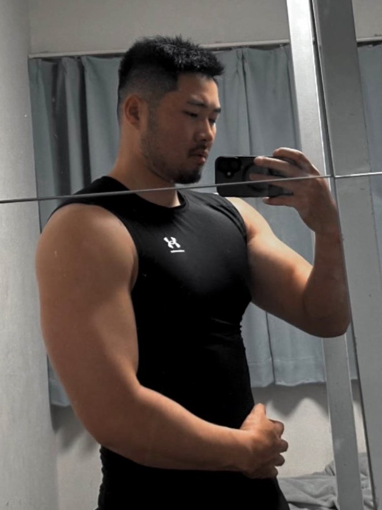 たかひろ tweet media