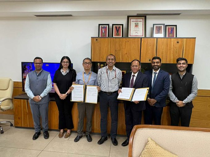 airnews_abad's tweet image. #DPIIT એ દેશભરના સ્ટાર્ટઅપ્સ, ઈનોવેટર્સ અને ઉદ્યોગસાહસિકોને ટેકો આપવા માટે એક અગ્રણી એર કન્ડીશનીંગ કંપની સાથે એક MoU પર હસ્તાક્ષર કર્યા

@DPIITGoI