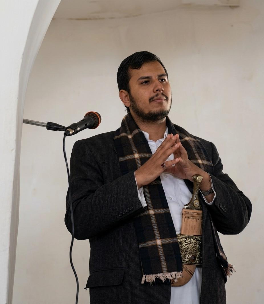 لم يعد هناك أملٌ يُرتجى ، ولا دعوات نريدها ونتمنّاها ؛ سوى أن تحفظ لنا يا الله قائدنا وقدوتنا وحبيب قلوبنا وأملنا في االنّصر بدرُ الهدى.
إلهي اجعل زوال الكيان والغُدّة السرطانية على يديه يا ربّ 

خذ_من عُمري وأعطهِ
يااااارب