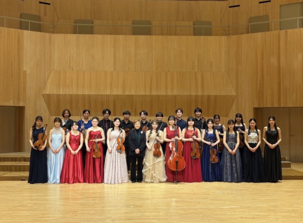 toho_strings's tweet photo. 石井志都子門下の木の香り無事終わりご来場の皆様ありがとうございました。会を重ねて素晴らしいホールの響きに誘われて伸び伸びと 音楽を奏でる様になって来ました。この経験は若い生徒さん達の素晴らしい経験になると思います。 https://t.co/0bu1k82oGJ