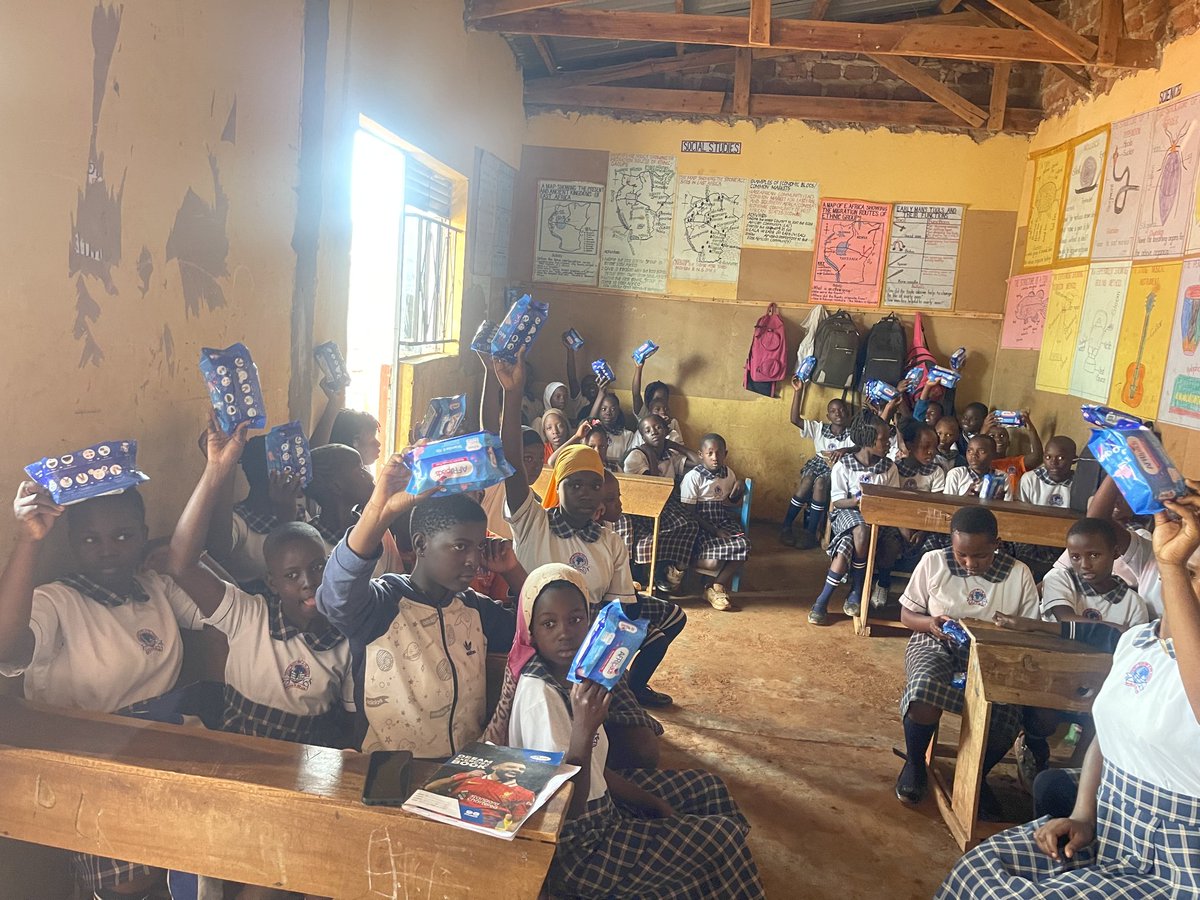 JOYFORCHILDREN's tweet photo. It's still March and we are #spotlighting girls. Early this month, we brought smiles to a number of girls faces when we visited Honest Images Primary School Kanyanya.
Through a violence sensitization session and @AFRIpads distribution, we believe their lives were transformed. https://t.co/mQSjHNLRJx
