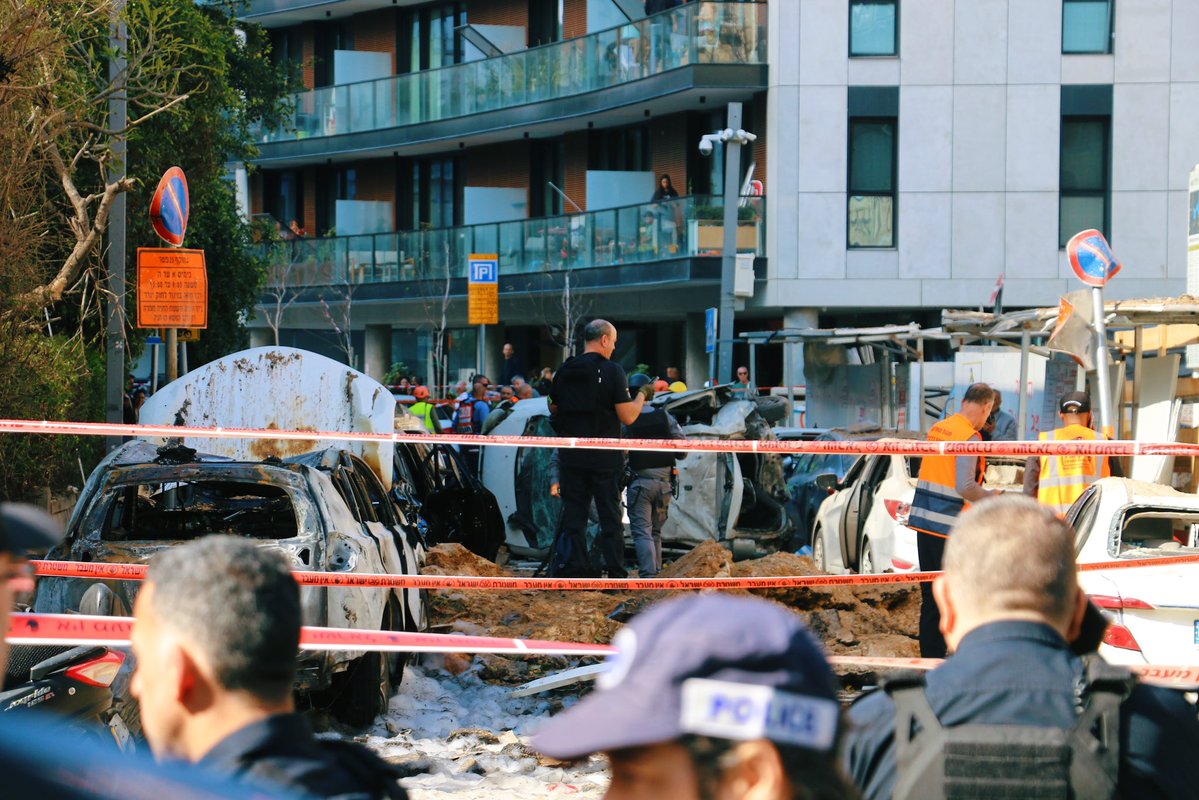 Experience Humans tweet media