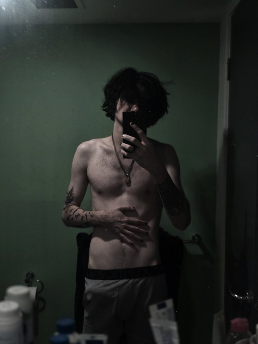 Deadfred8bread tweet media