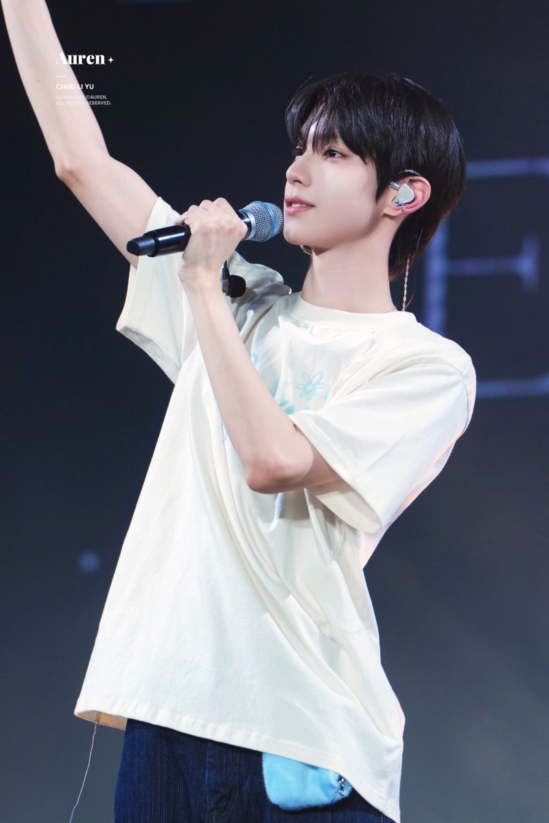 𝐀𝐮𝐫𝐞𝐧✦ tweet media