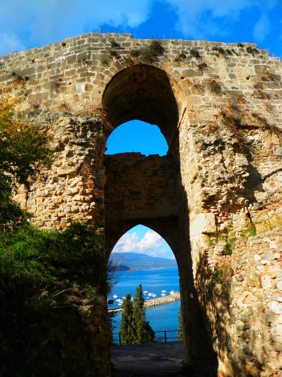 fatgreekodyssey's tweet image. Escape to Greece 🇬🇷 
New novel The Greek Proposal
set in #Messinia with romance,
TWO suitors, drama, WW2 war secrets
&amp;amp; even adorable sausage dog Lou
who has his own way with
destiny, kind of! #Greece
mybook.to/nzKsPM

#AuthorsOfX
#BooksWorthReading #BookRecommendation