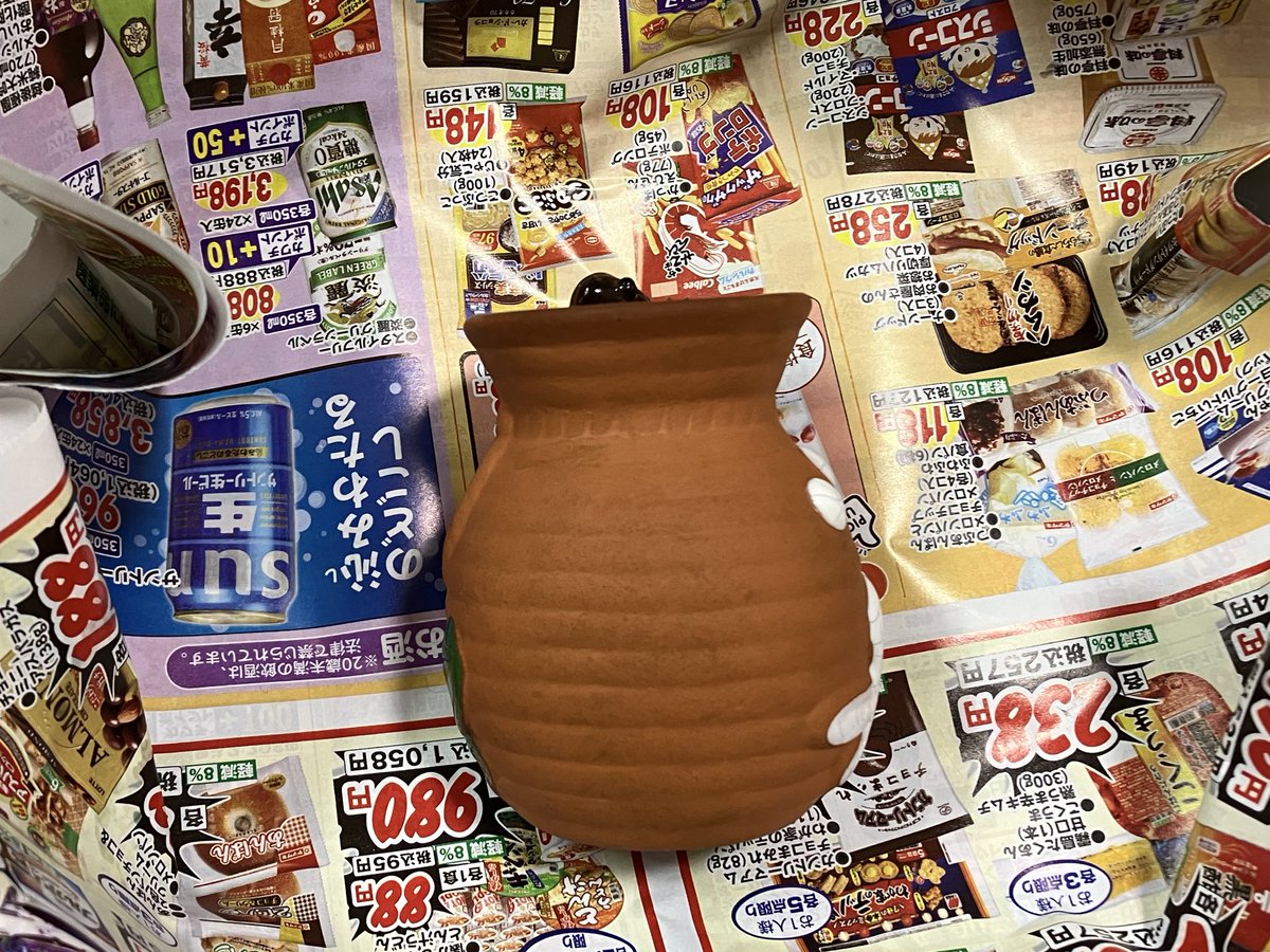 korisutousagi's tweet image. 水換えちゅう

「壺から出ないでね」って言うとちゃんとお利口に待っている、、
（健気な姿）
#サンショウウオ
#salamander