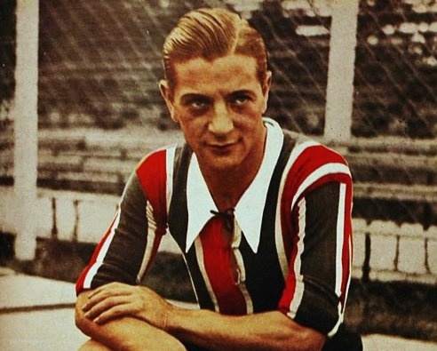 NicoFernandezBB's tweet image. 📅 Las #efemérides del 24/3 👇

🏆 Primer partido entre argentinos en la Copa 
😇 Murió Renato #Cesarini
🎂 Nació el "Chelo" #Delgado
🇦🇷 Mientras ocurría el Golpe Militar, la Selección jugó en Polonia
🔟 Último encuentro de #Maradona en #Napoli

🔎 Mirá: bit.ly/397vcI4