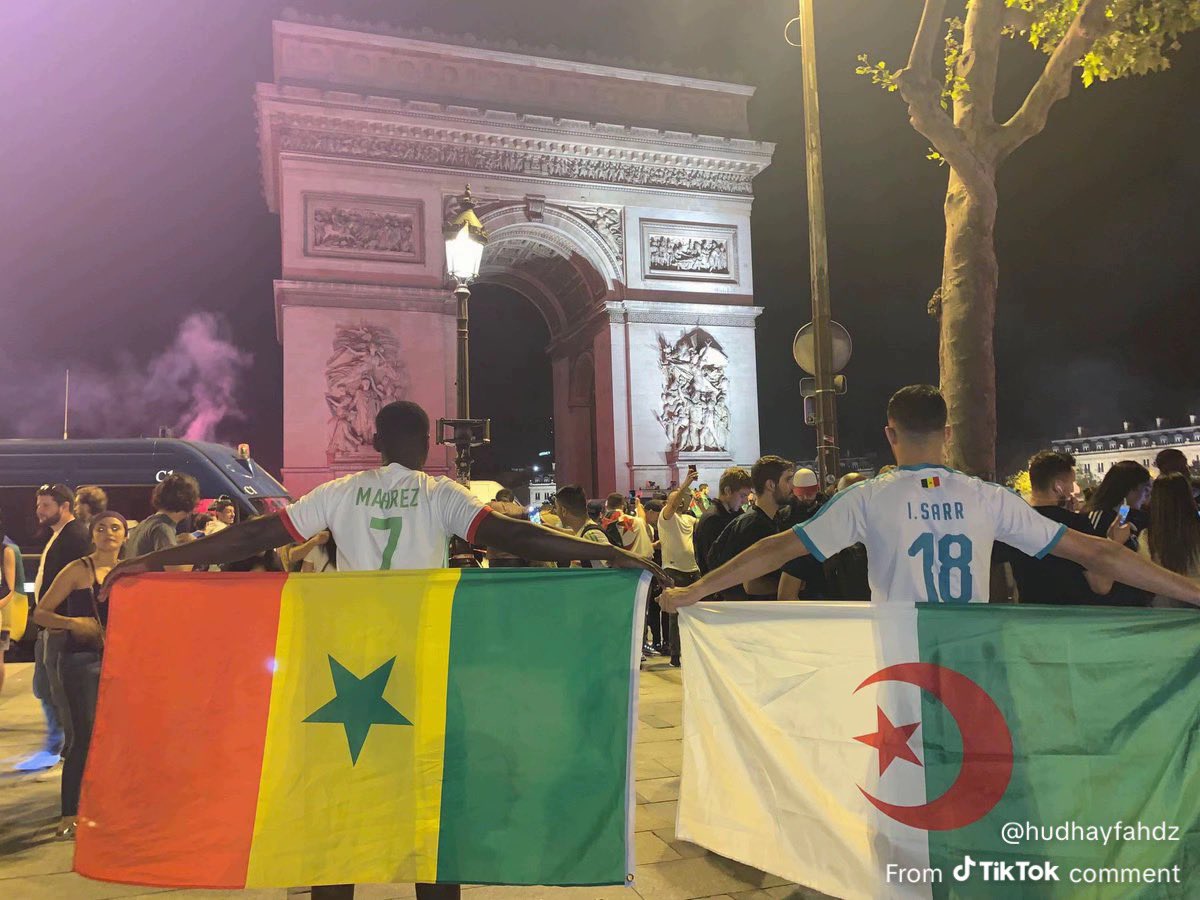 تحضيرات الاحتفال جارية على قدمٍ و ساق..🇩🇿🫶🇸🇳
#Algérie #sènègal #caf #الجزائر