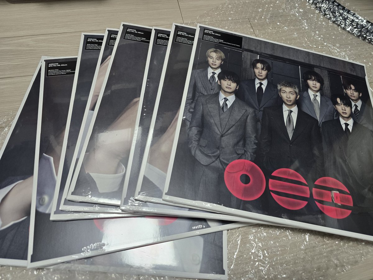 바이닐산거까먹고있다가
선물받은기분♡