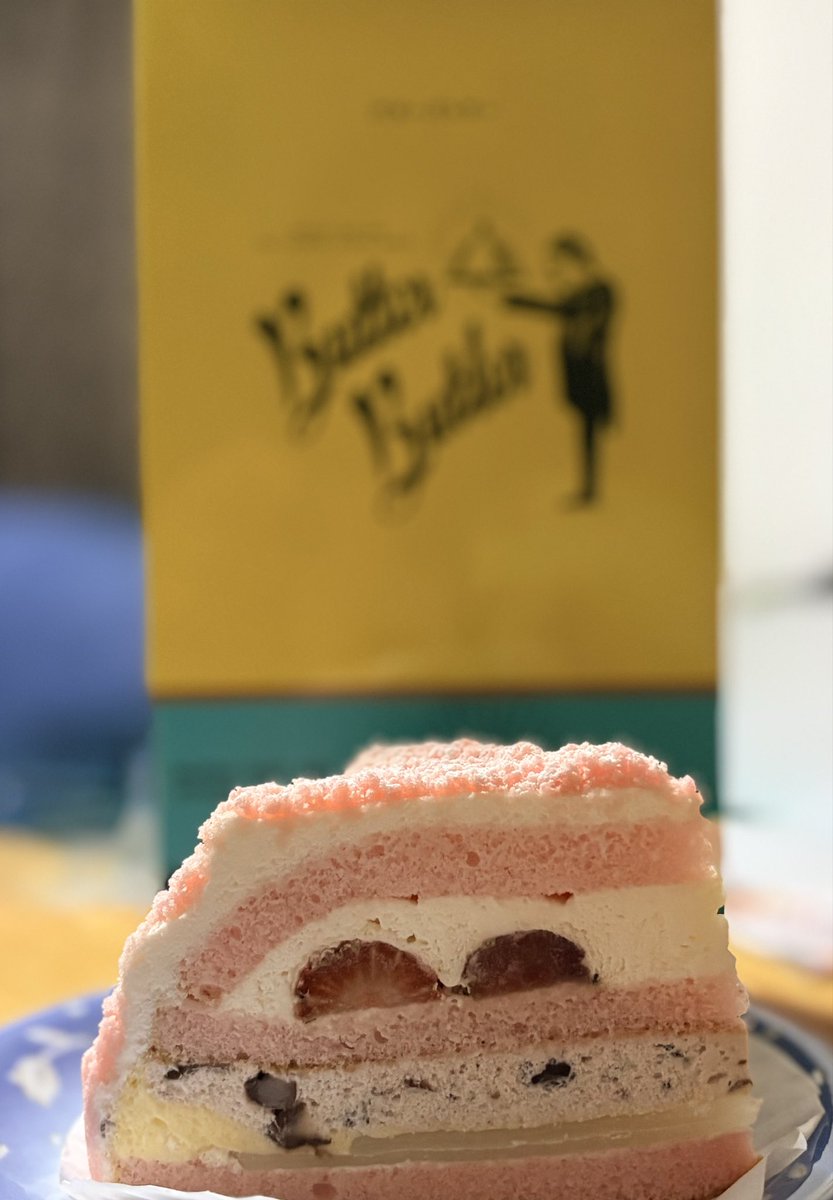 ぴーこ tweet media