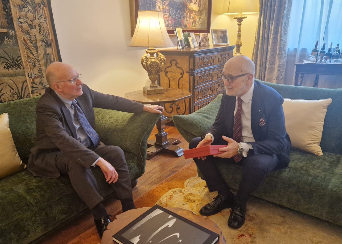 Italy in UK tweet media