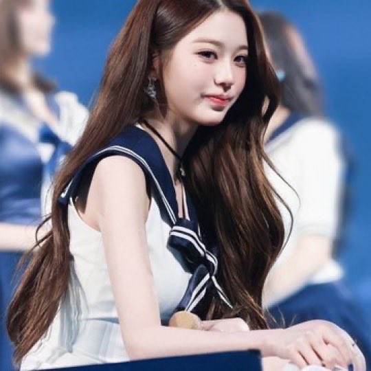 m 𝜗𝜚 tweet media