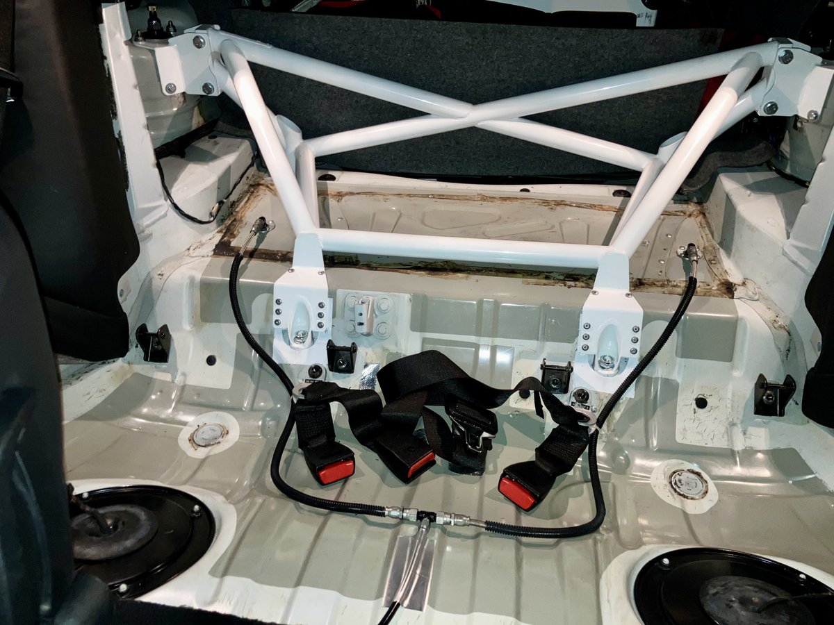 hide(民) tweet media