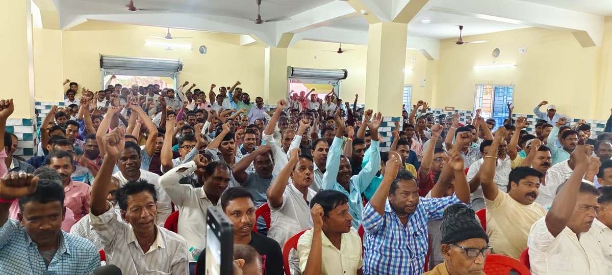 Rothin1973's tweet photo. ✊✊জয় বাংলা ✊✊
“যতোই করো হামলা,
আবার জিতবে বাংলা"

উন্নয়নের ধারাকে অব্যাহত রাখতে বাঁকুড়া জেলার অন্তর্গত ছাতনা বিধানসভার ইন্দপুর ব্লকে আজ এক কর্মীসভা কর্মসূচি অনুষ্ঠিত হলো। https://t.co/UmbY133kvL