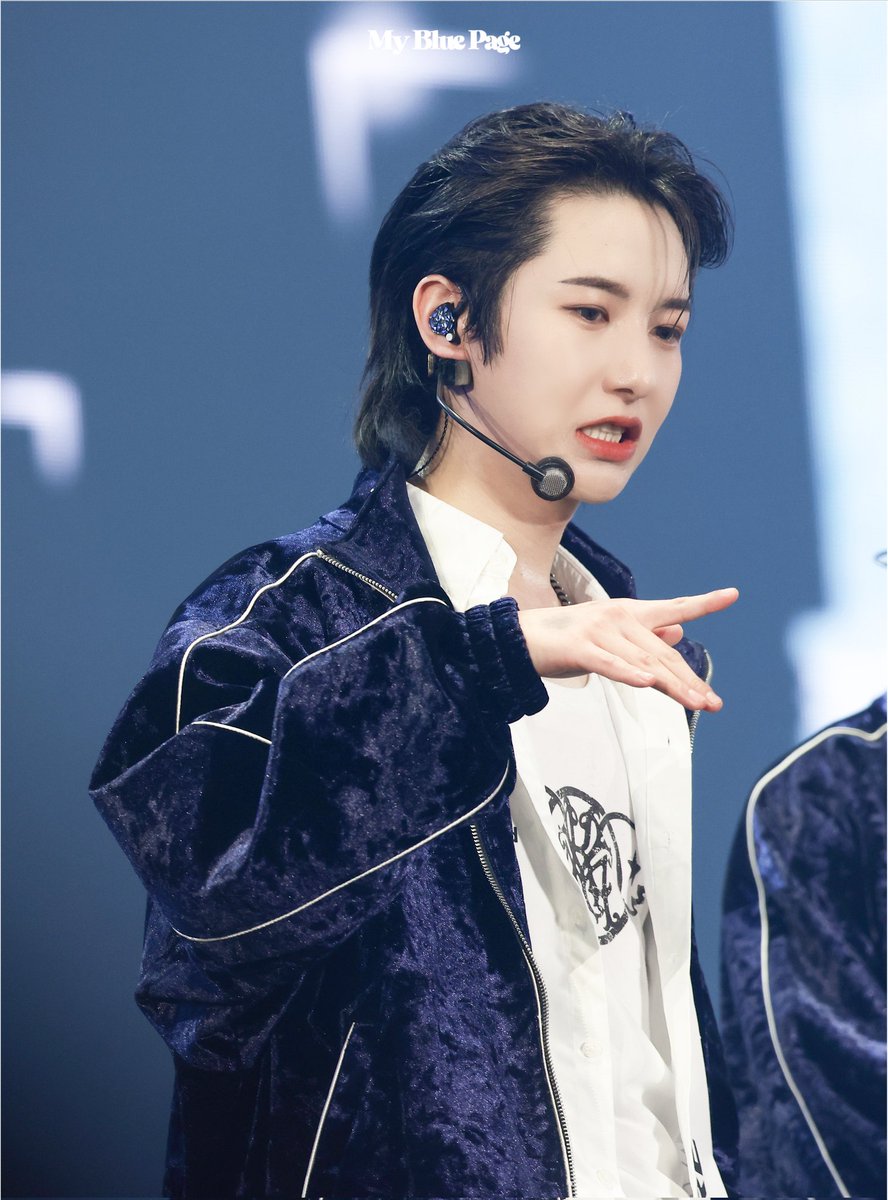 ᴍy ʙʟᴜᴇ ᴩᴀɢᴇ tweet media