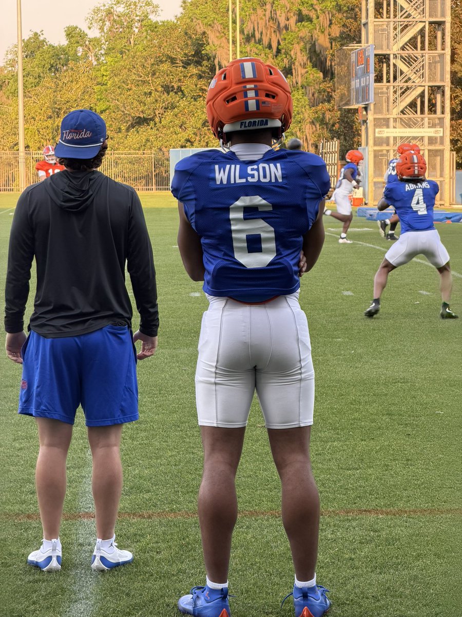 Nick de la Torre tweet media