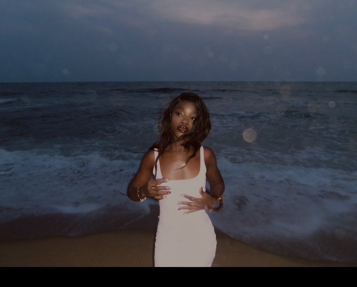 Amy🇱🇷🖤 tweet media