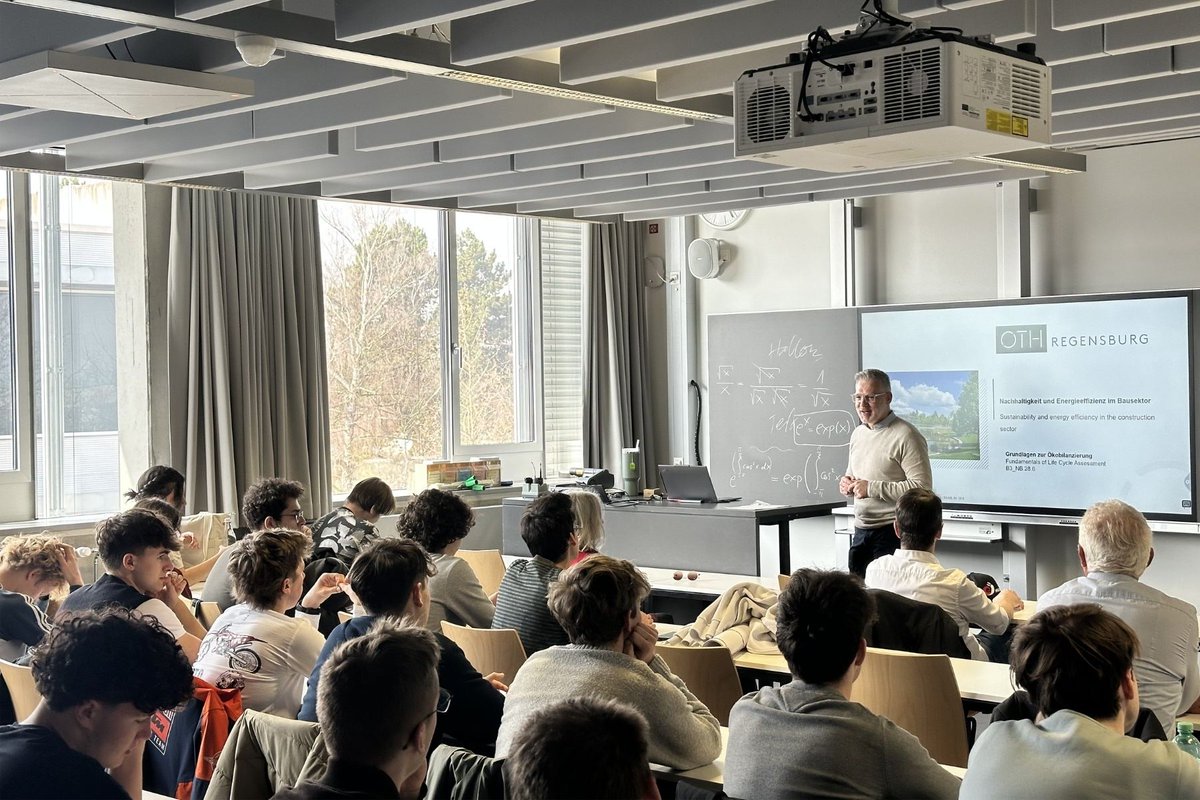 EnkaATL's tweet photo. Erasmus+ ile Regensburg’da sürdürülebilirlik yolculuğu! 🌍
Öğrencilerimiz, Almanya’da gerçekleşen hareketlilikte uluslararası iş birlikleriyle akademik çalışmalar yaparak çevre bilinci ve dil becerilerini geliştirdi.
Katkı sağlayan tüm paydaşlara teşekkür ederiz. https://t.co/J6OyYjEuvV