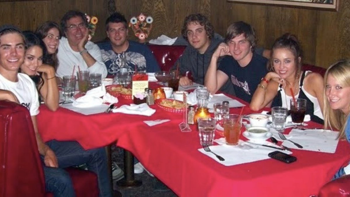 Miley was basically an honorary HSM cast member 🥹
