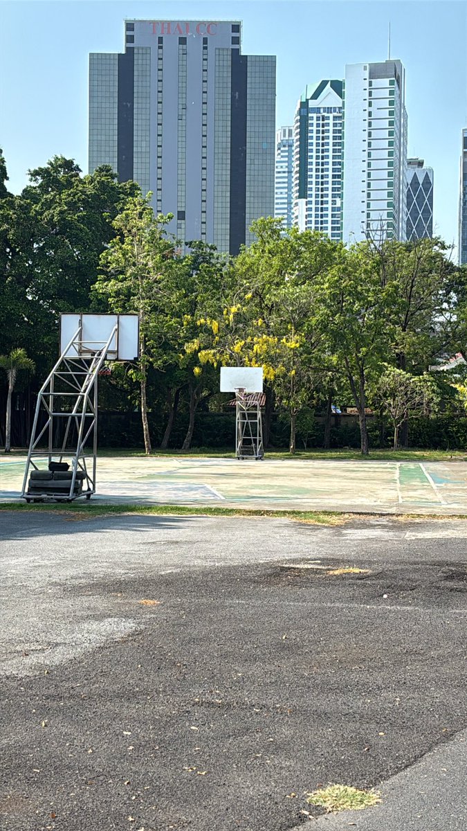 xeint ★ tweet media