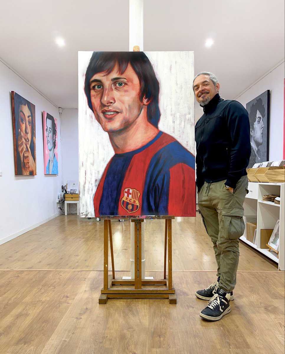 Avui fa 10 anys que va morir Johan. Sempre m’ha interessat capturar persones que han deixat empremta.  Cruyff en va deixar una de molt profunda: una manera de pensar, de mirar el joc i, de mirar el món. Hi ha persones que acaben definint una època. Cruyff n’és una.