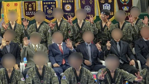 띠바 높으신 분들 잘 몰루?겟지만 인사? 호랑? 시도하고 있는 거 댕웃깁니다 와중에 순영이 앞에 K하트 학습해오신 분 누구니