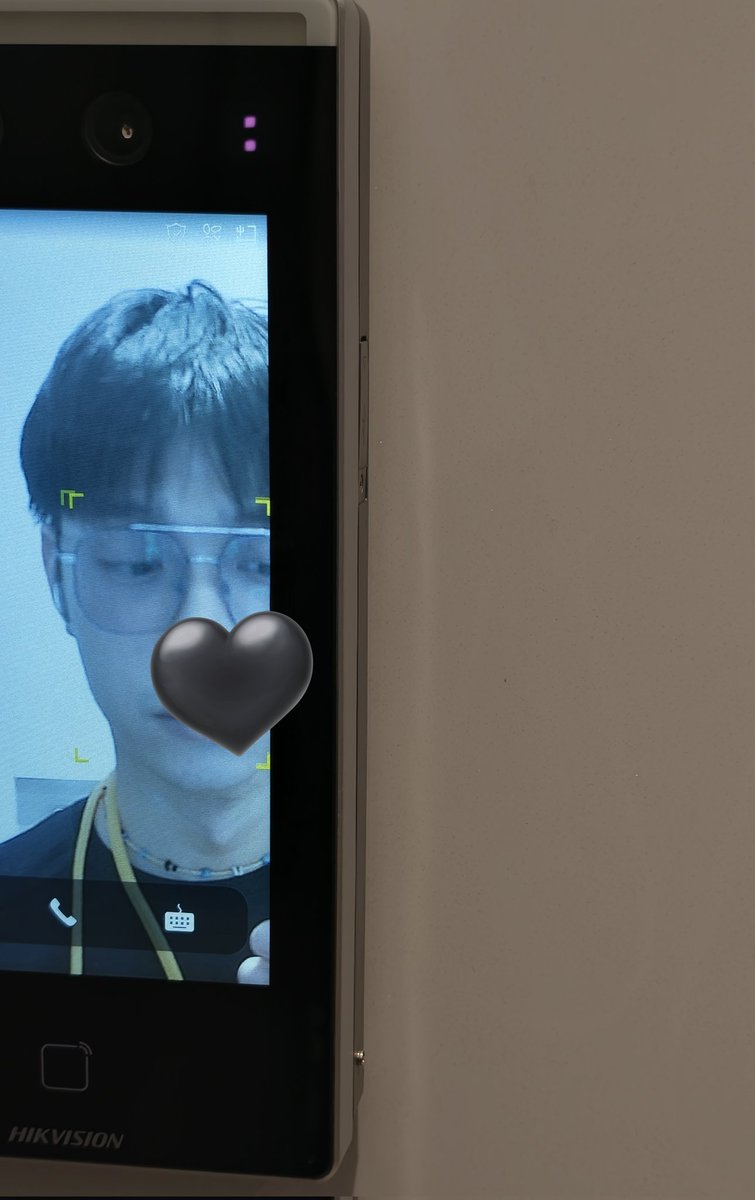 Mocha 🔇 tweet media