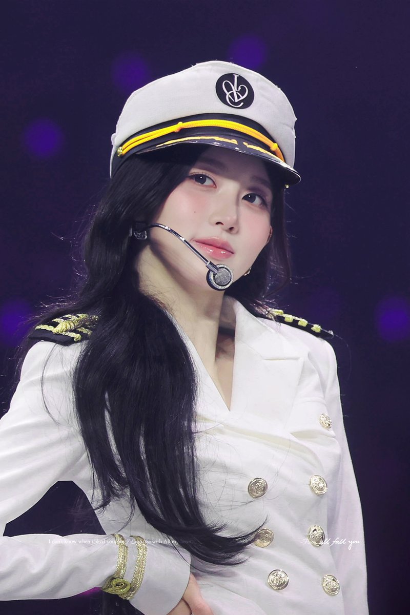 𝑎𝑙𝑙 𝑓𝑎𝑙𝑙 𝑦𝑜𝑢. tweet media