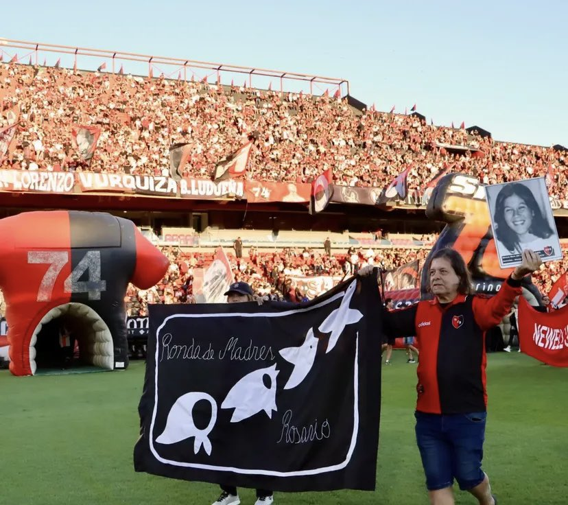 ultras_antifaa's tweet photo. #Argentina - Newell’s Old Boys club and its supporters commemorated the 30,000 people who were forcibly disappeared or killed by the military dictatorship. https://t.co/NjtHDoQuQ0