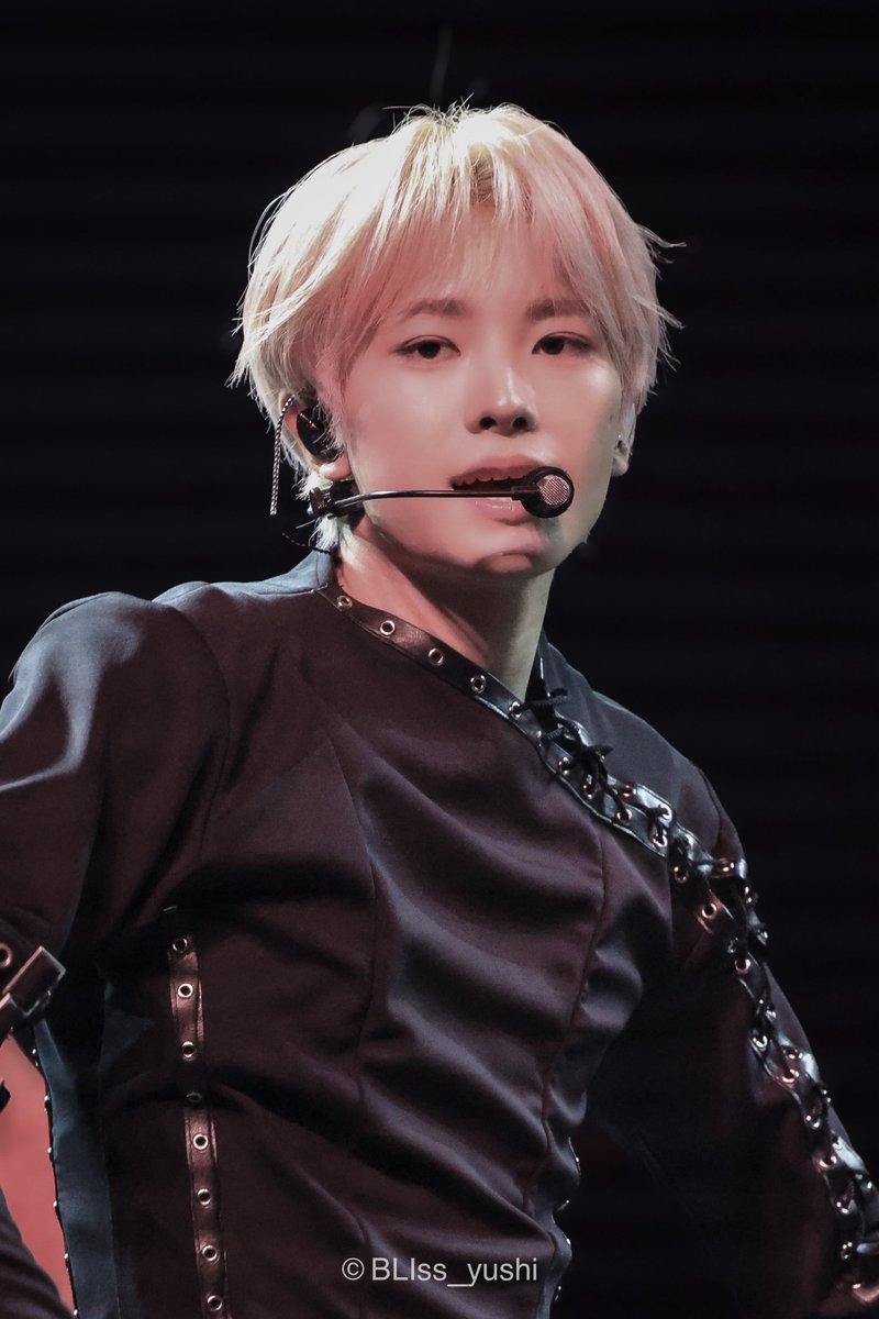 ╸ ̫ ╸. tweet media