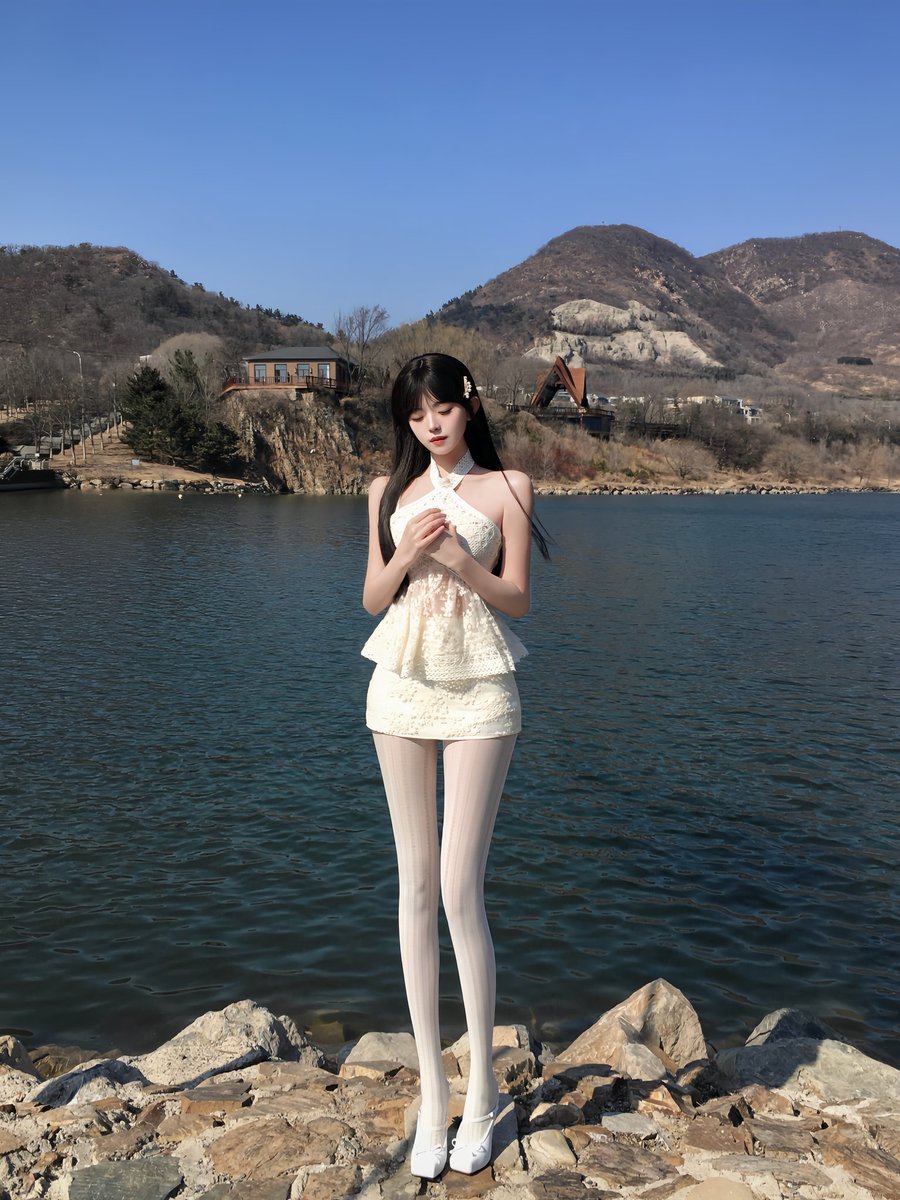 AlisaAnna2's tweet photo. 清凉而瘙痒
#骚货 #高跟鞋 #反差婊 #丝袜 https://t.co/svhQhDu9BP