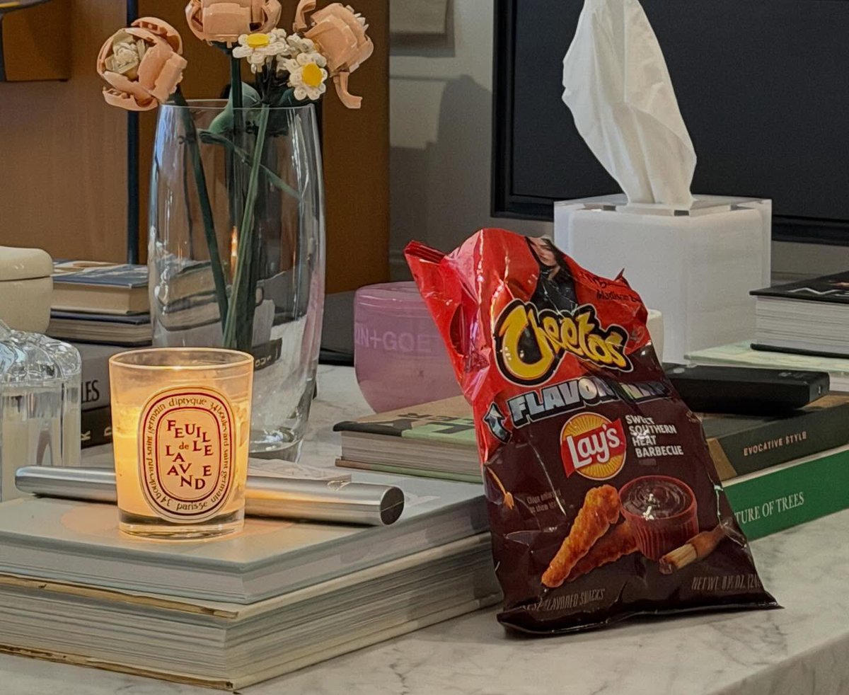 Madison Beer France tweet media