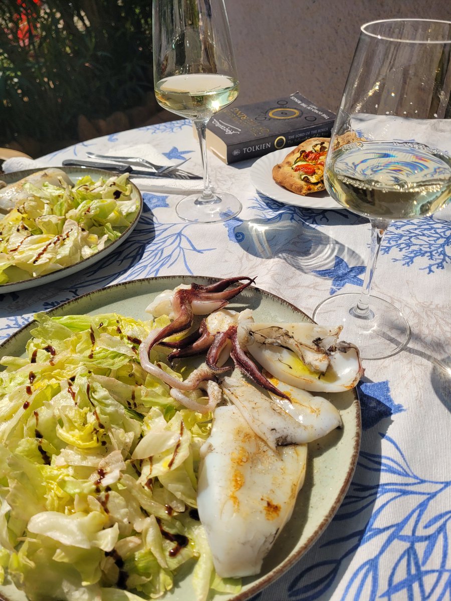 to_chreòn tweet media