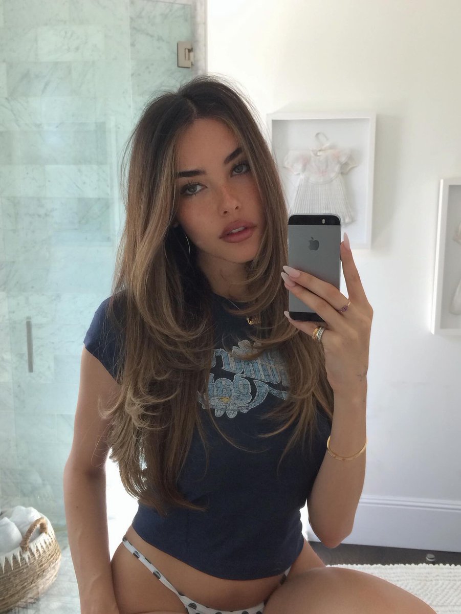 Madison Beer France tweet media