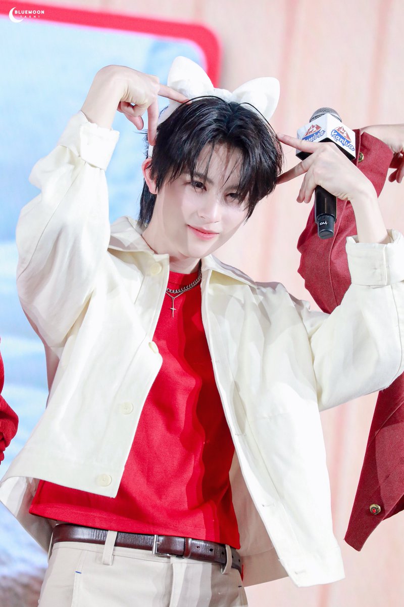 🌙ʙʟᴜᴇᴍᴏᴏɴෆ. ෆ⃛ || 🎸🌱🏒 tweet media