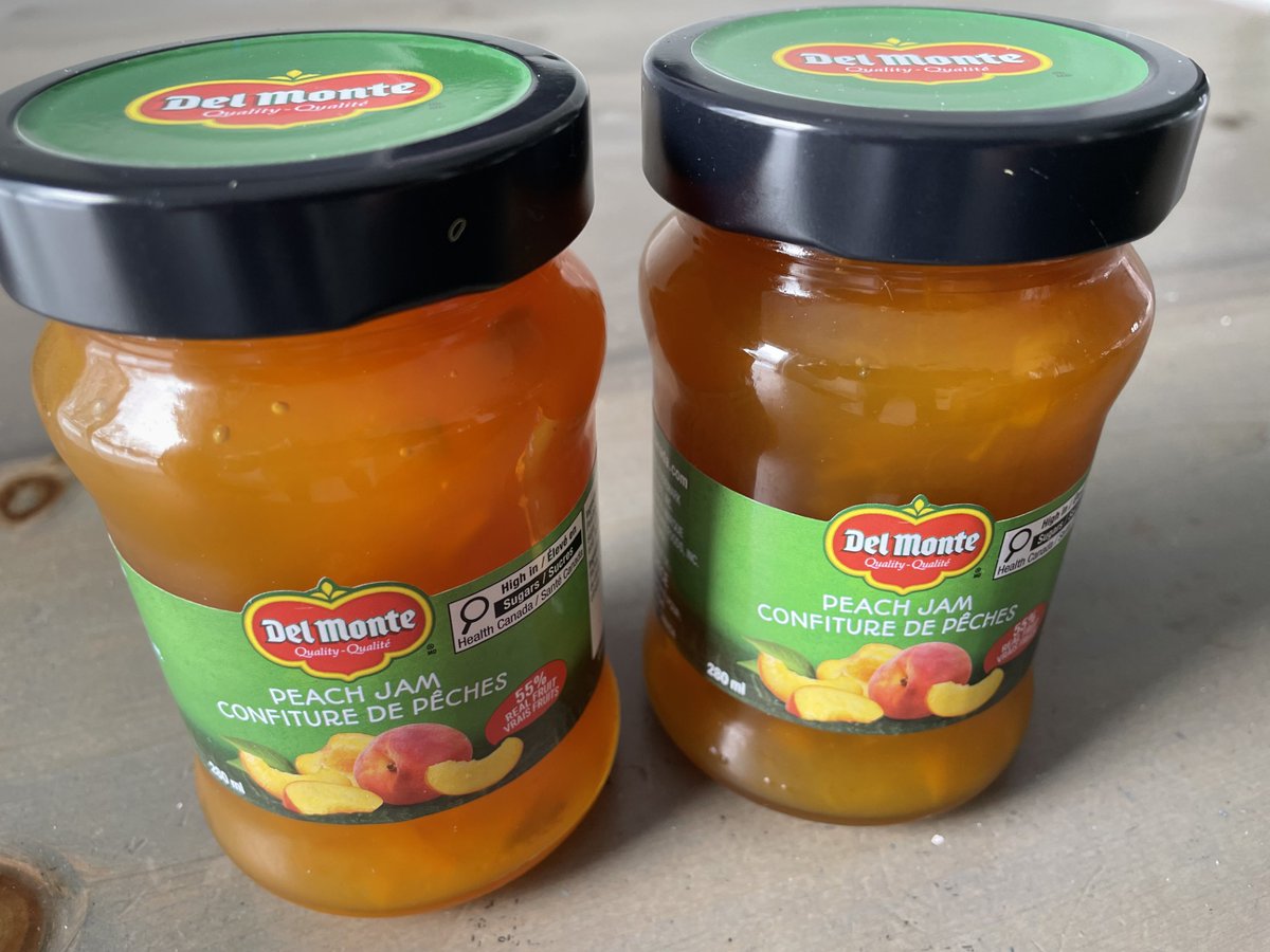 Dagenator's tweet image. I was given a jar of peach jam for Christmas, but no one's sure who got it for me. It was really good! Since then, I have been hoping to buy more and I finally found a store where I can buy it. #Christmas #PeachJam #yum